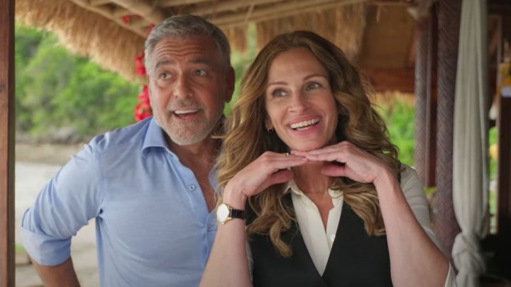 George Clooney et Julia Roberts s'amusent ensemble.