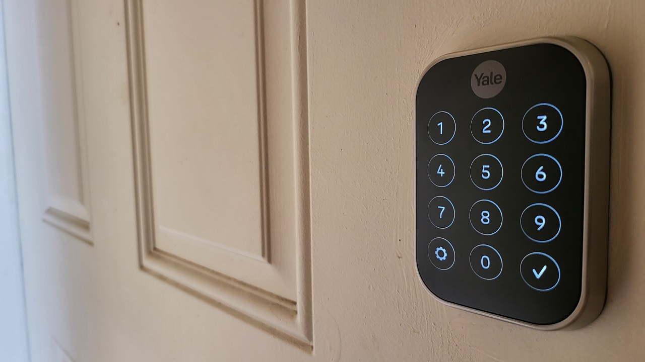 How to check the battery level on the Yale Assure Lock 2 - Vimarsana News