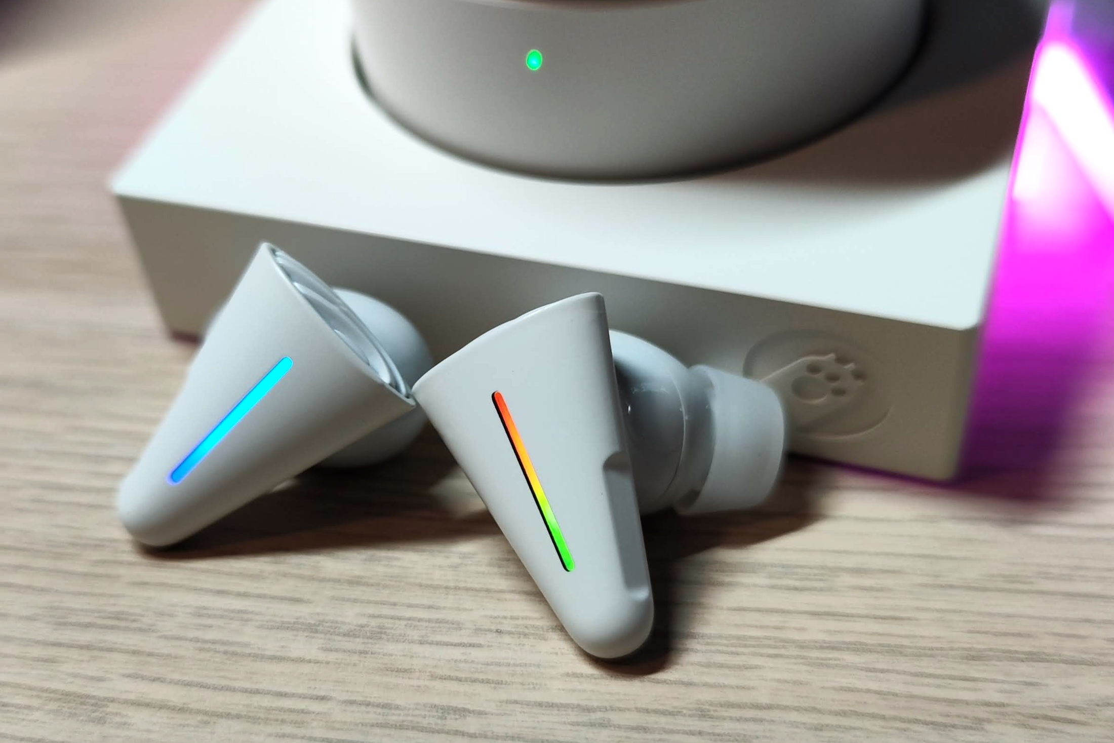 True Wireless Earbuds Review) Angry Miao CYBERBLADE: Excellent neutral  sound reproducing excellent localization and texture - audio-sound @ hatena