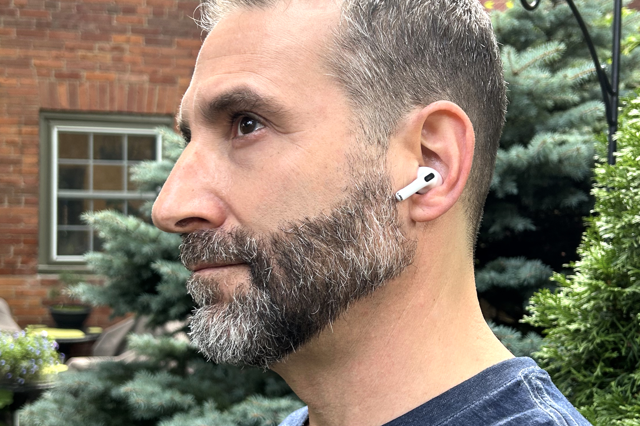 Don't pay full price for AirPods -- every model is on sale today - Vimarsana News