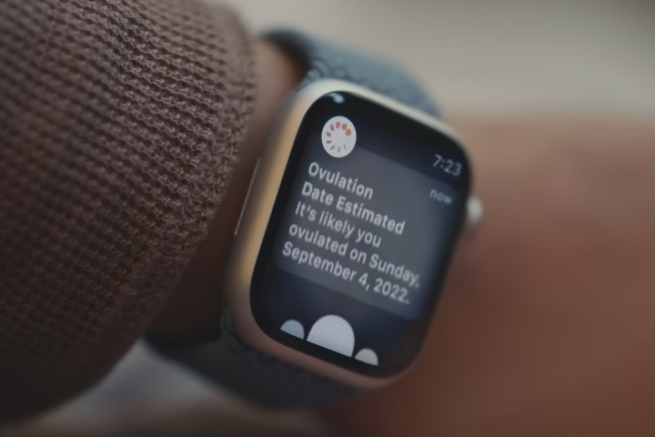 Ovulation alert on Apple Watch Series 8.