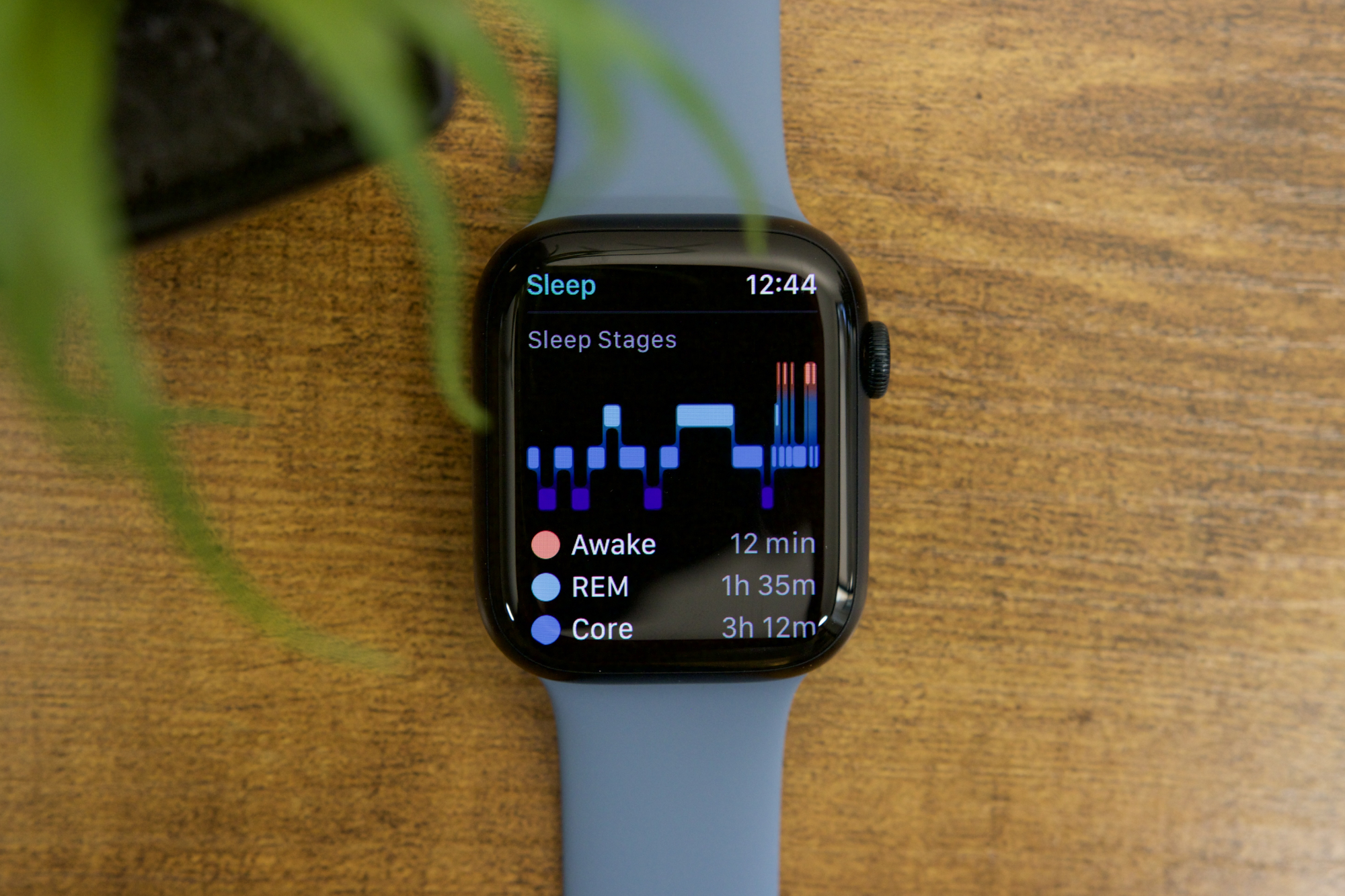 Apple Watch Series 8 mostrando os resultados do rastreamento do sono.