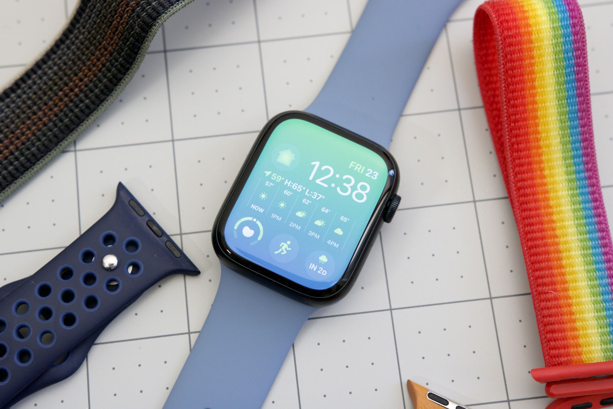 Måge nikotin Prestige Strap an Apple Watch Series 8 to your wrist and save $70 | Digital Trends