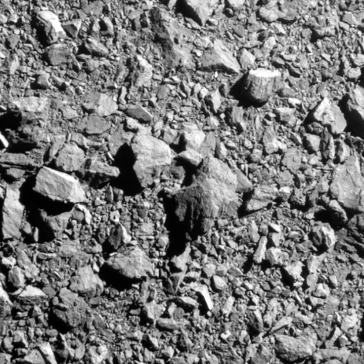 El asteroide Dimorphos visto desde la nave espacial DART de la NASA.
