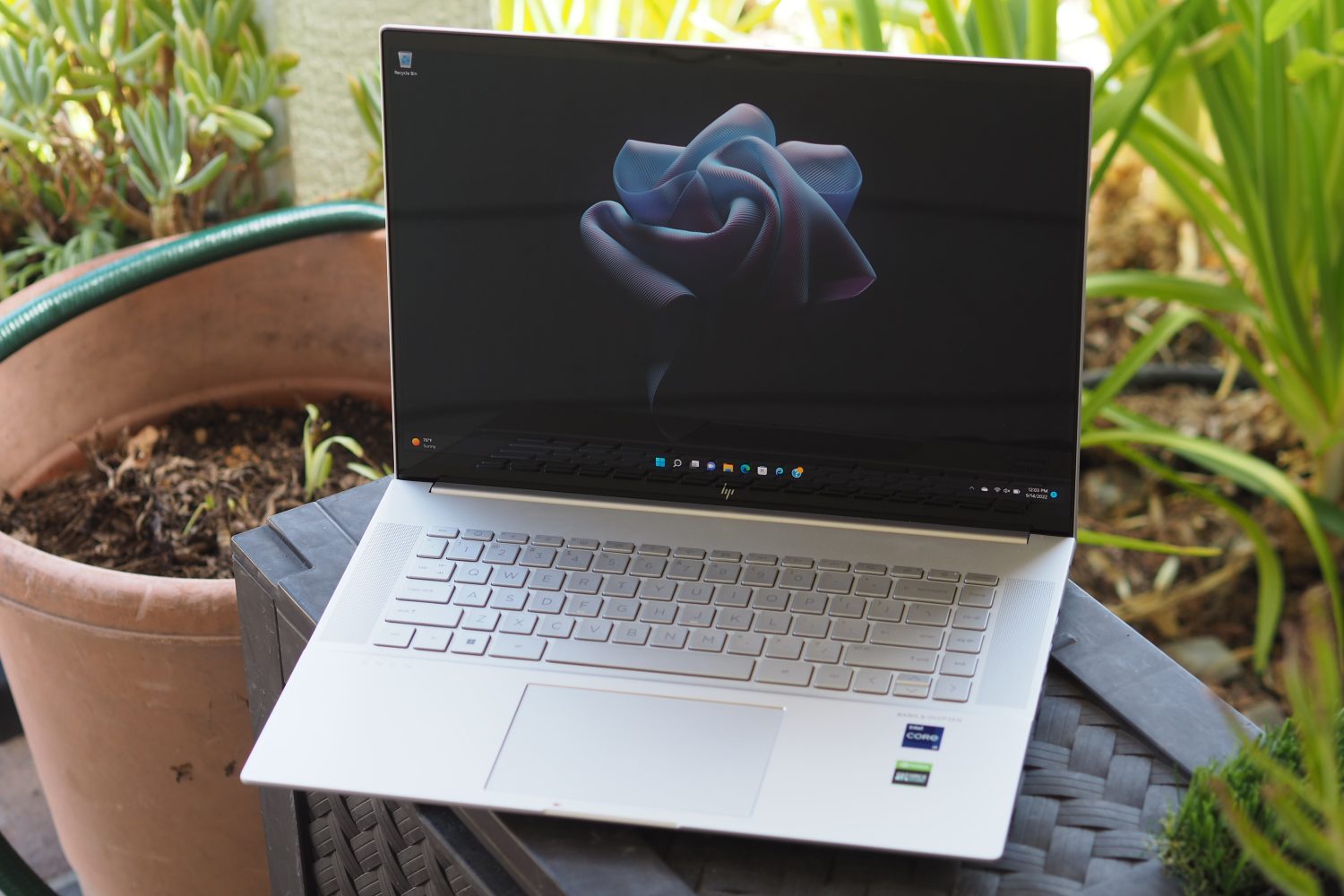 HP Envy 16 review: creative performance for less | Digital Trends thumbnail