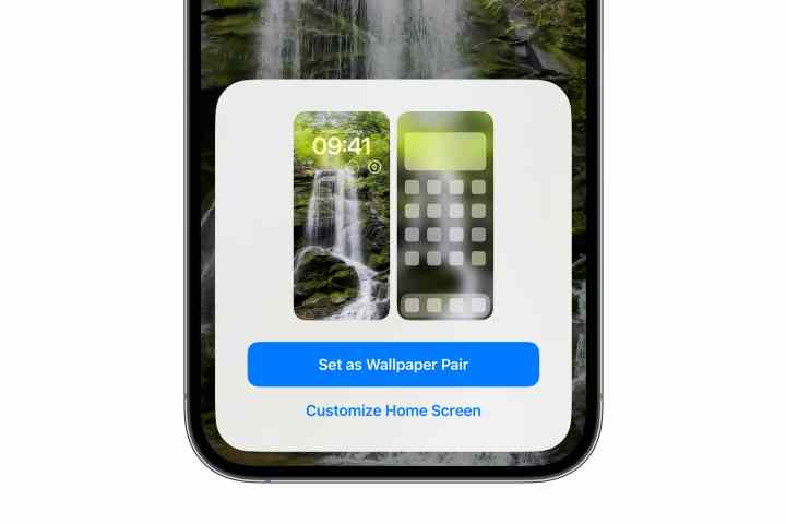 iPhone shows option to customize home screen when setting wallpaper pair from lock screen.