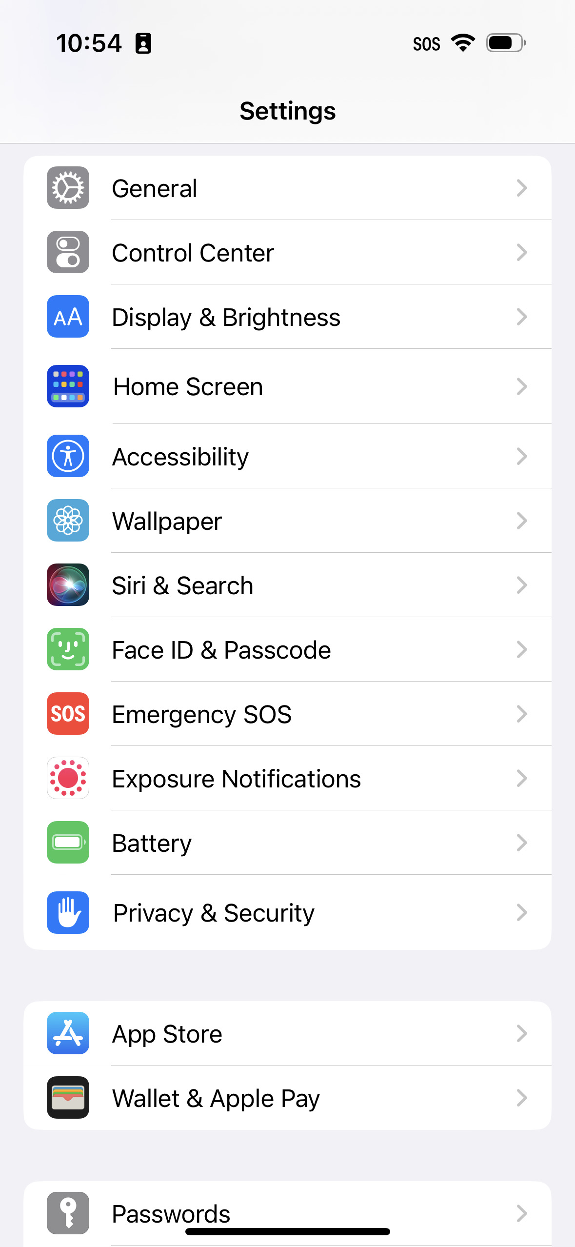 Apagar la pantalla siempre encendida en el iPhone 14 Pro.