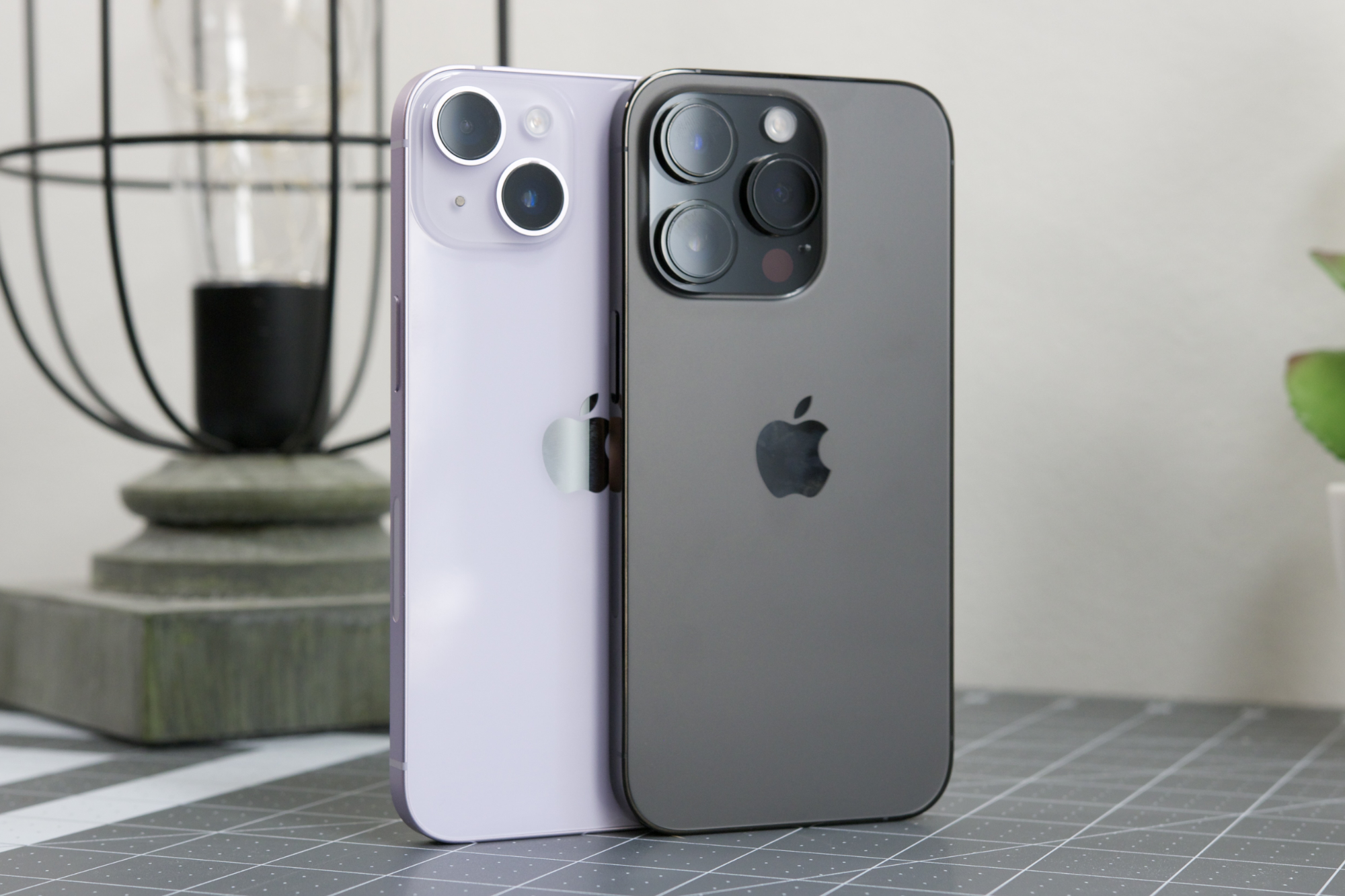 Which iPhone 14 has 3 cameras?