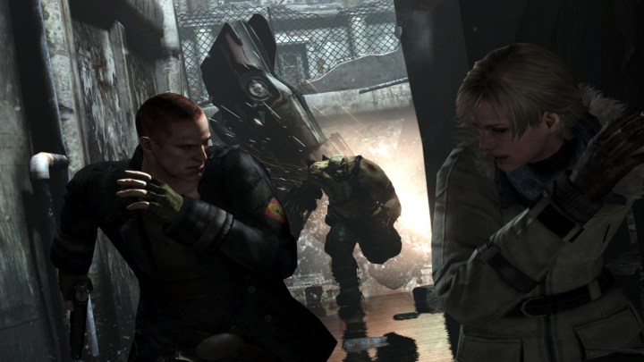 Jake Muller foge de um monstro em Resident Evil 6.