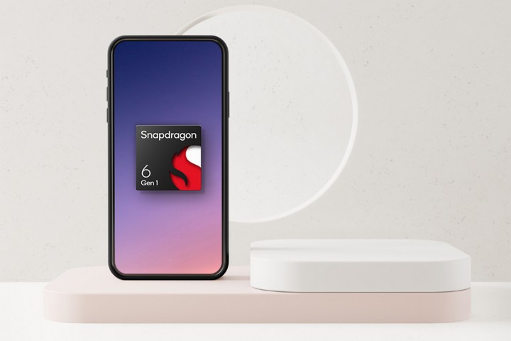 Qualcomm snapdragon 6 Gen 1 advertised on a smartphone display. 