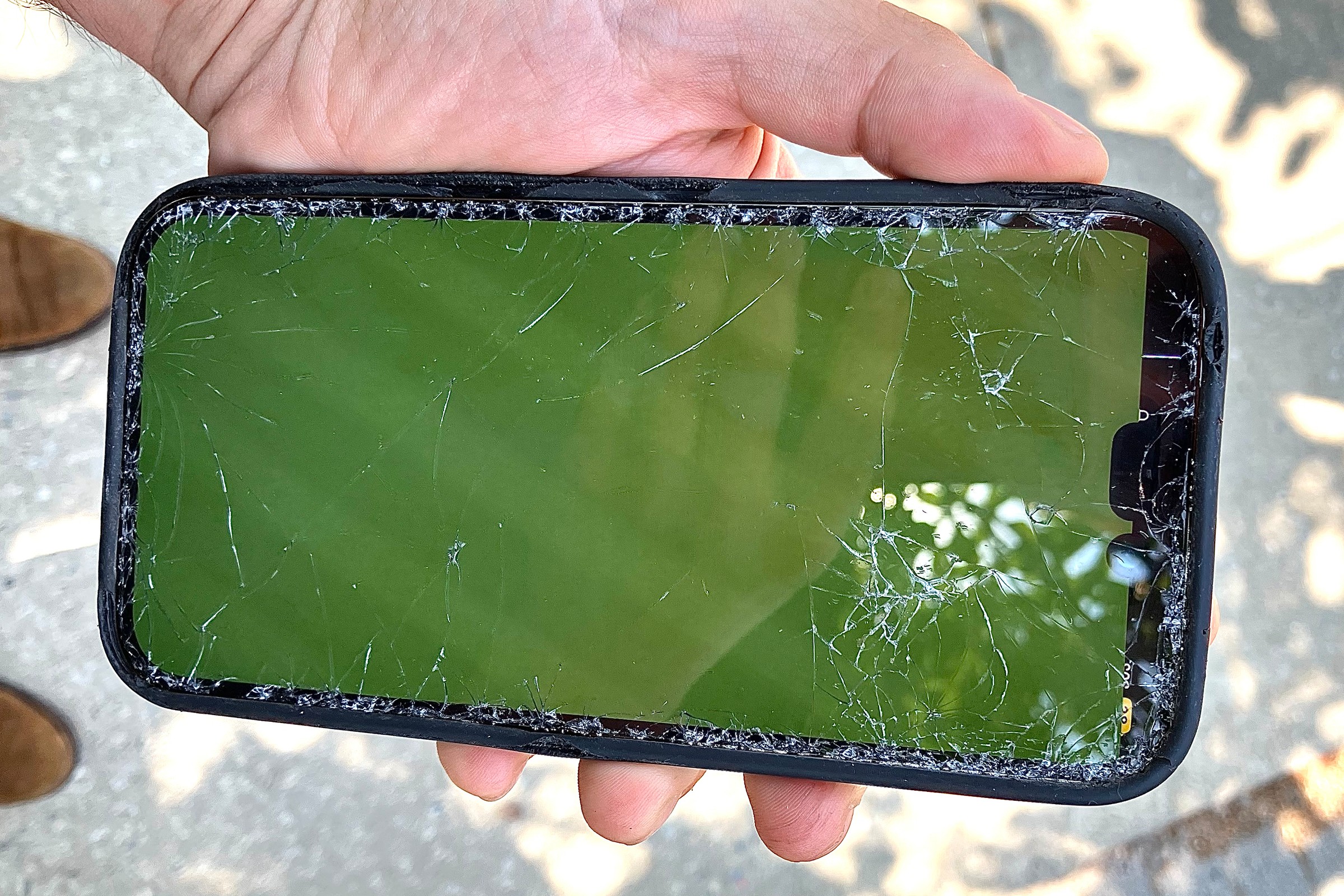 El iPhone dañado de Douglas Sonders.