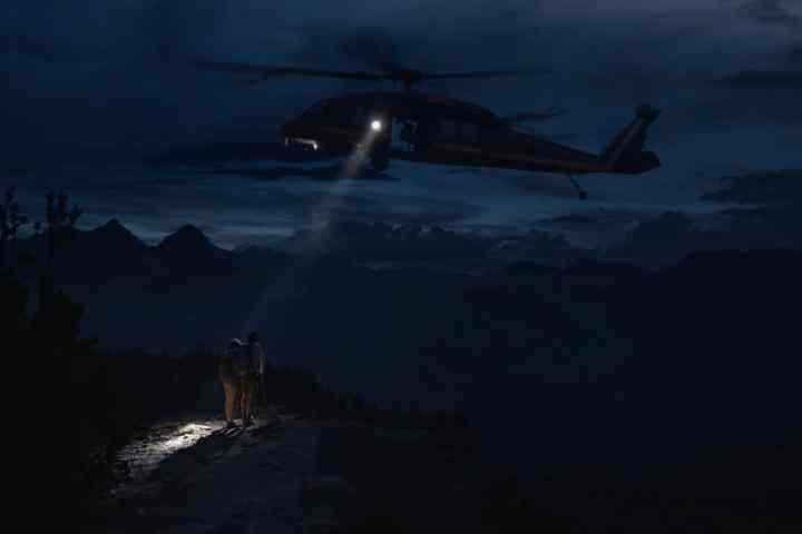 یک هلیکوپتر جستجو و نجات دو کوهنورد سرگردان را نجات داد.