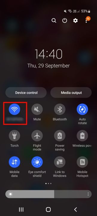 O ícone Wi-Fi na aba de notificações suspensas do Android.