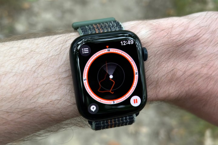 La plej bona inteligenta horloĝo Apple Watch Series 8.