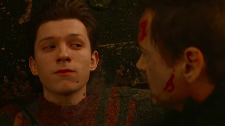 peter-parker-turning-to-dust-avengers-infinity-war