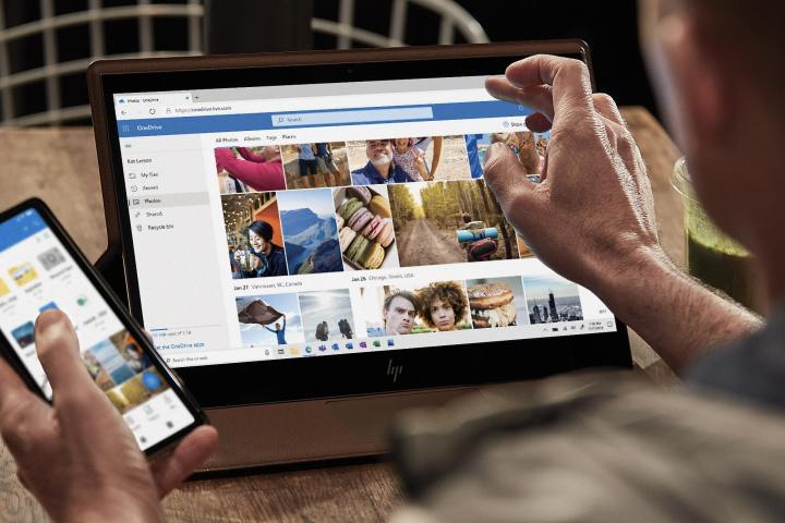Microsoft OneDrive files can sync between a PC and a phone