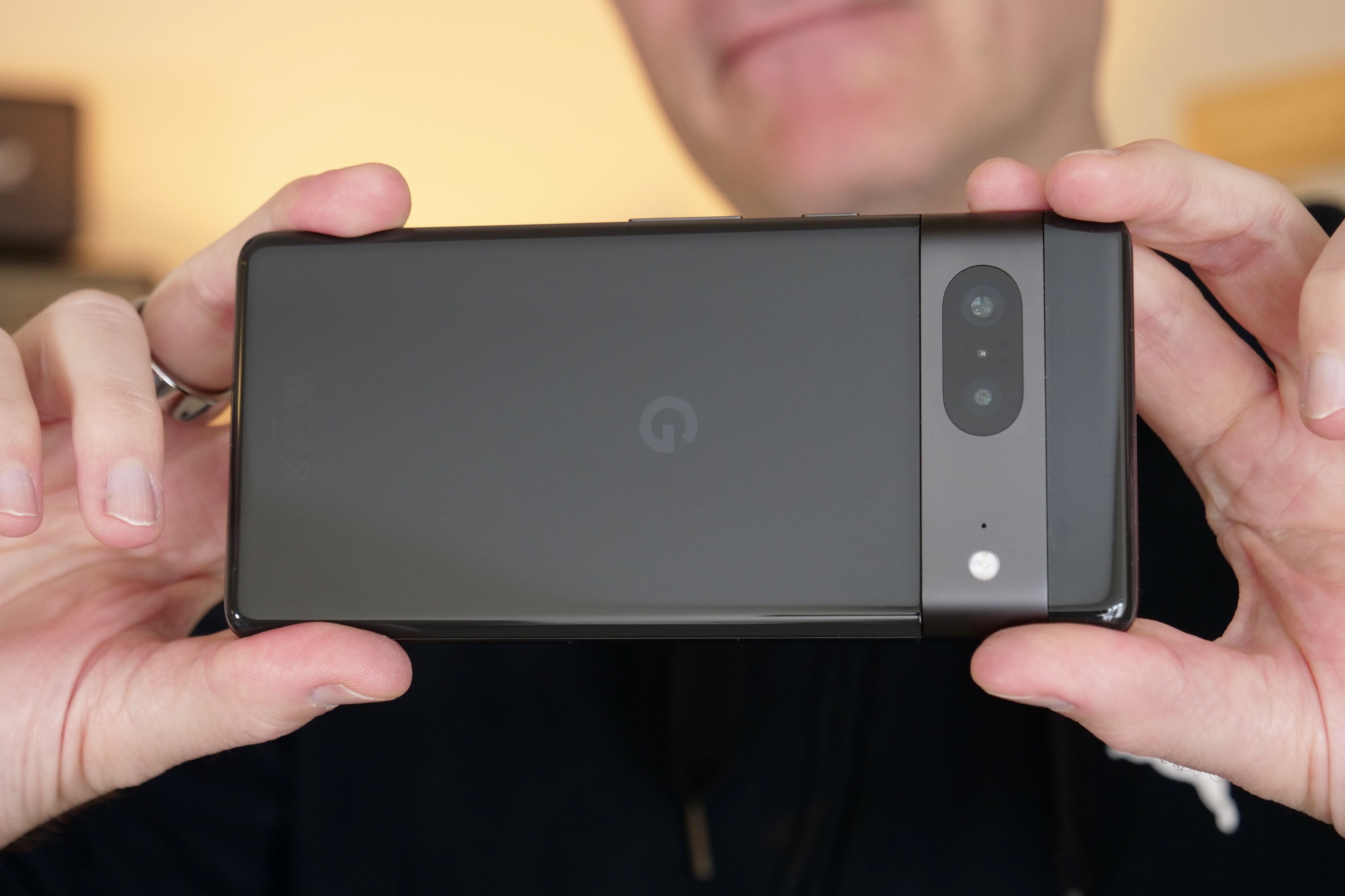 Google Pixel 7 assessment: exhausting to withstand, however a little bit of a threat