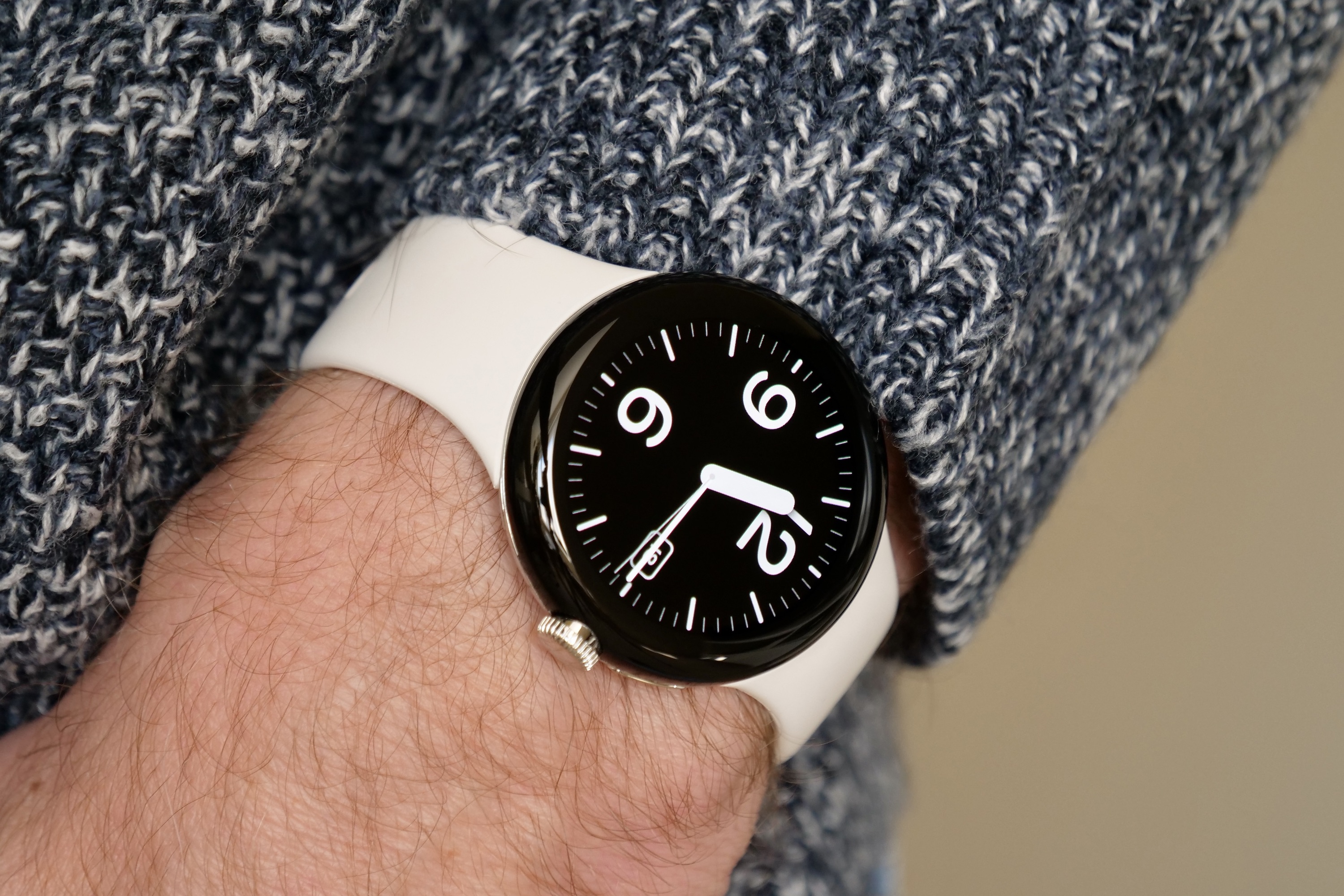 O mostrador do relógio Pilot Bold do Google Pixel Watch.