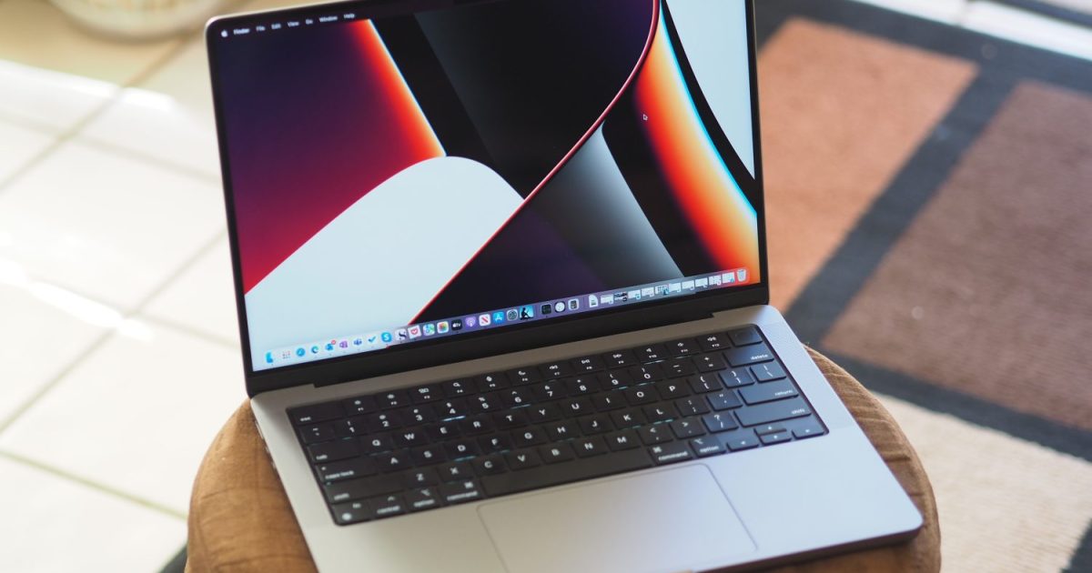 خصم 400 دولار على جهاز MacBook Pro مقاس 14 بوصة في أفضل عروض البيع السريع ليوم واحد