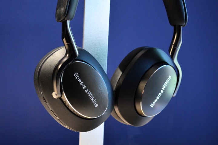 Bowers & Wilkins Px8.