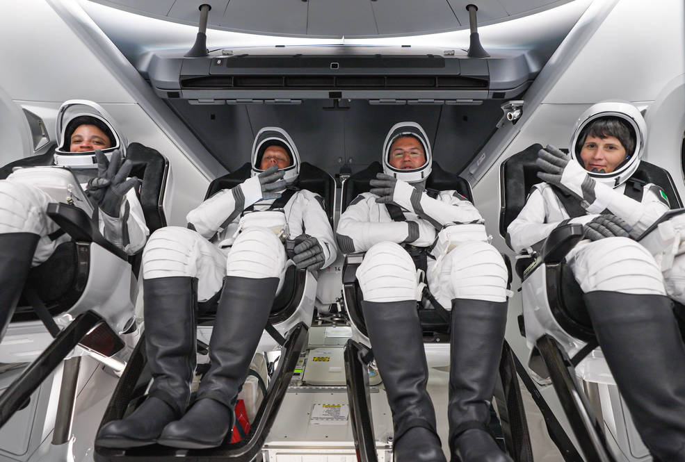 Hoe SpaceX Crew-4-astronauten naar de aarde terugkeren