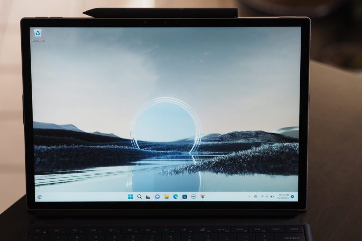 Showing off the Dell XPS 13 2-in-1 Front View display.