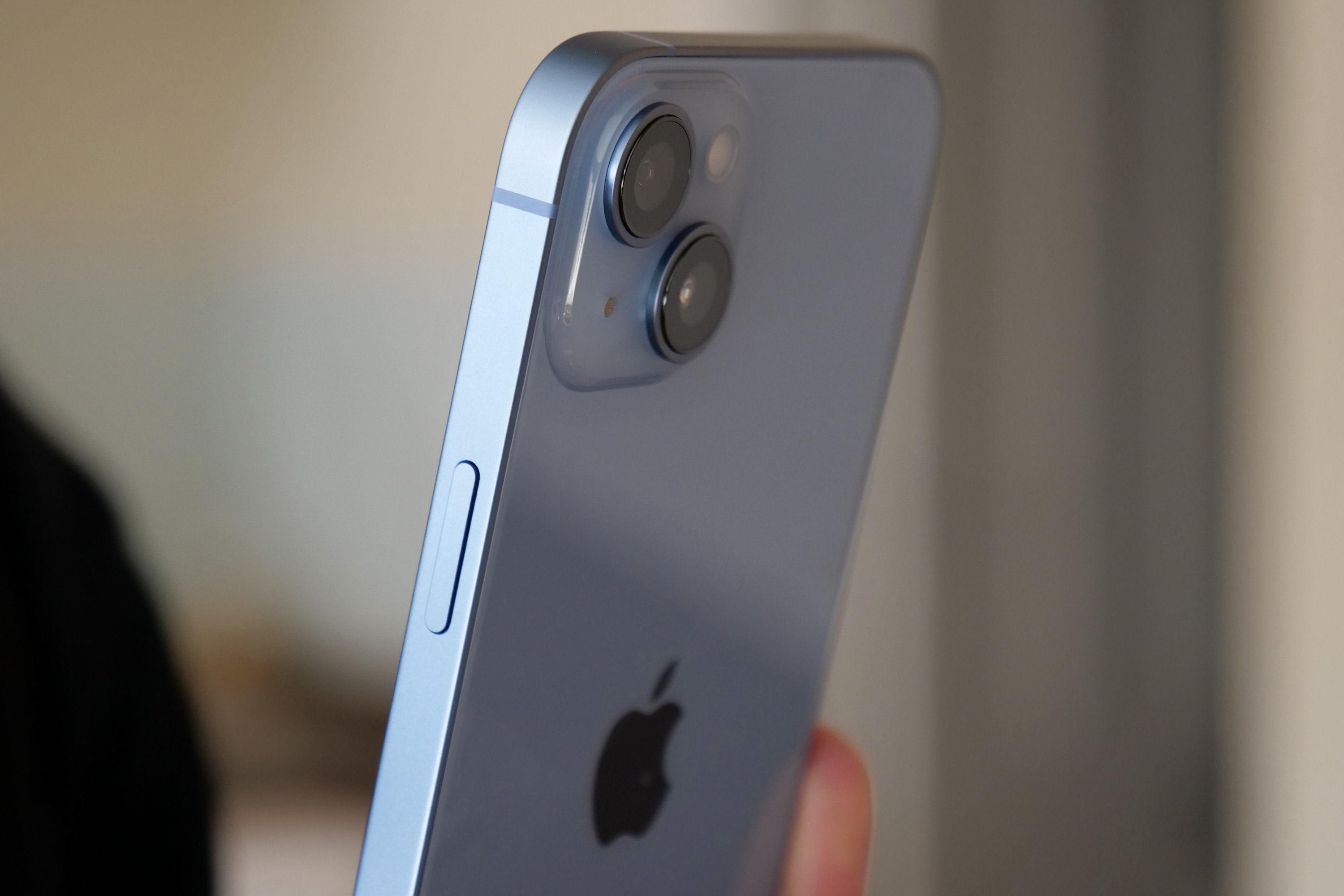 Apple iPhone 14 Plus Review: Big is Beautiful!