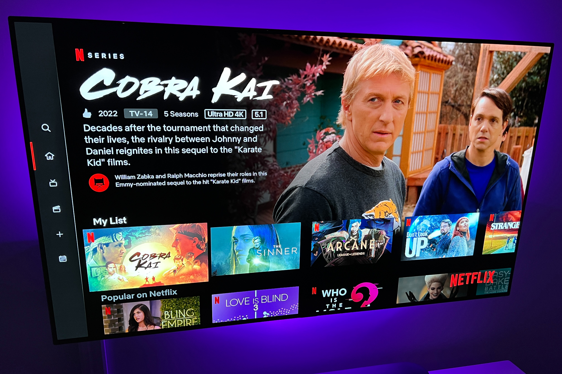 A tela inicial da Netflix com Cobra Kai.