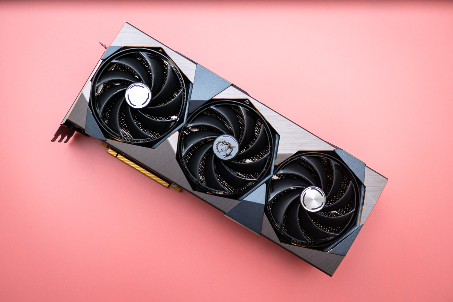 Someone just used an AMD and Nvidia GPU at the same time - Vimarsana News