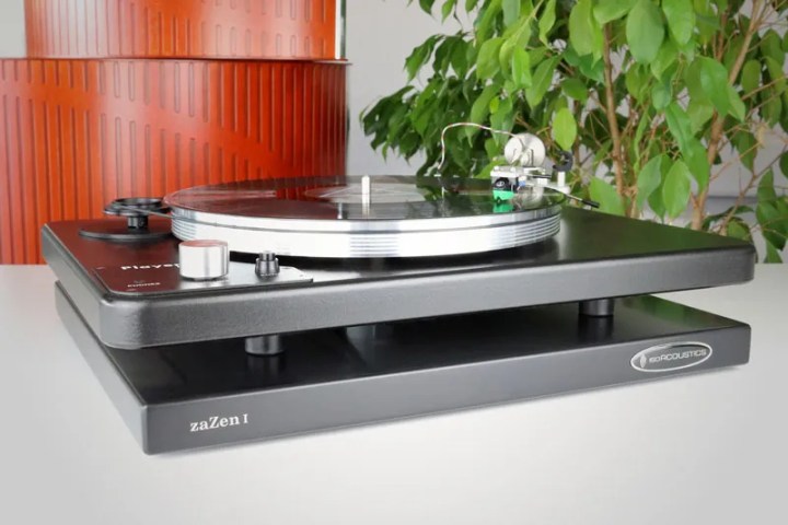 the isoacoustics zazen sound isolation platform with a turntable on it. 