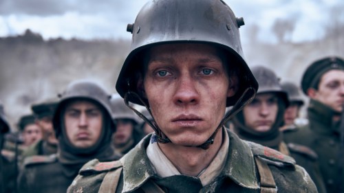 Felix Kammerer as Paul Bäumer in Netflix's All Quiet on the Western Front.