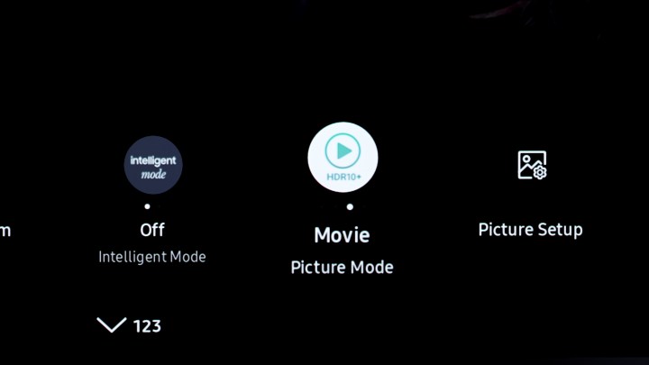 HDR 10+ लोगो Samsung S95B OLED पर दिखाई देता है
