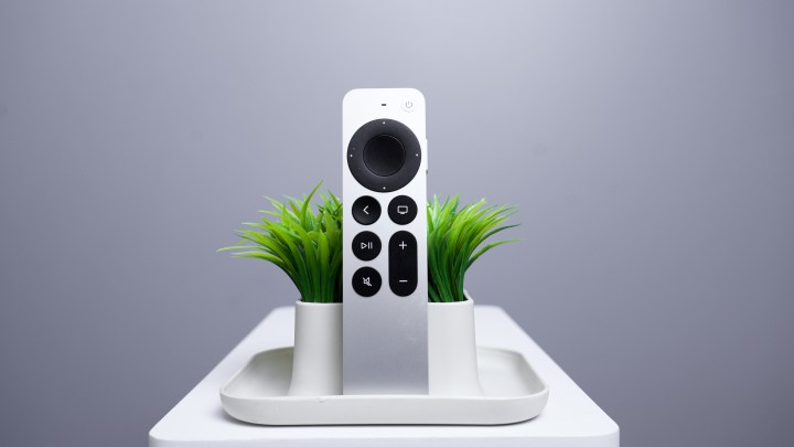 USB-C कनेक्टर की विशेषता वाला नया Apple TV 4K Siri रिमोट