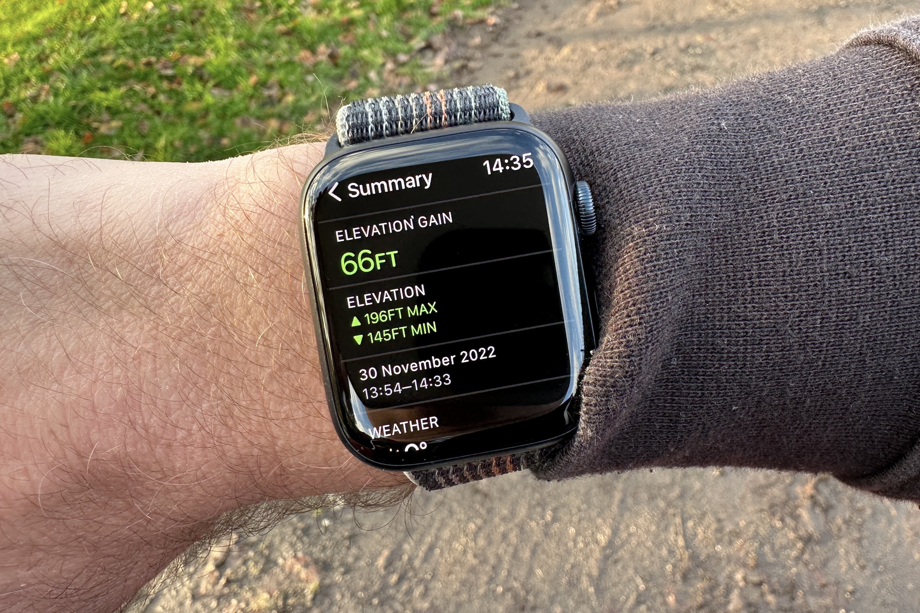Data from a workout showing on the screen of the Apple Watch Series 8.