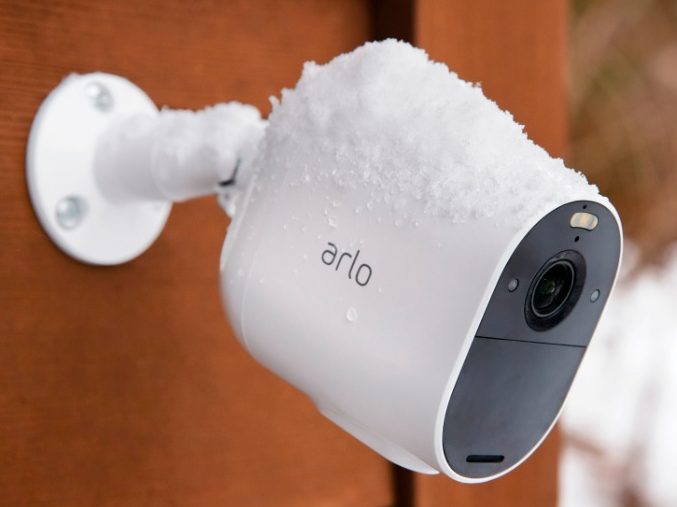The Arlo Essential Spotlight 4 outside in the elements.