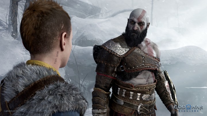 Kratos सख्ती से Atreus को युद्ध के देवता: Ragnarok में देखता है।