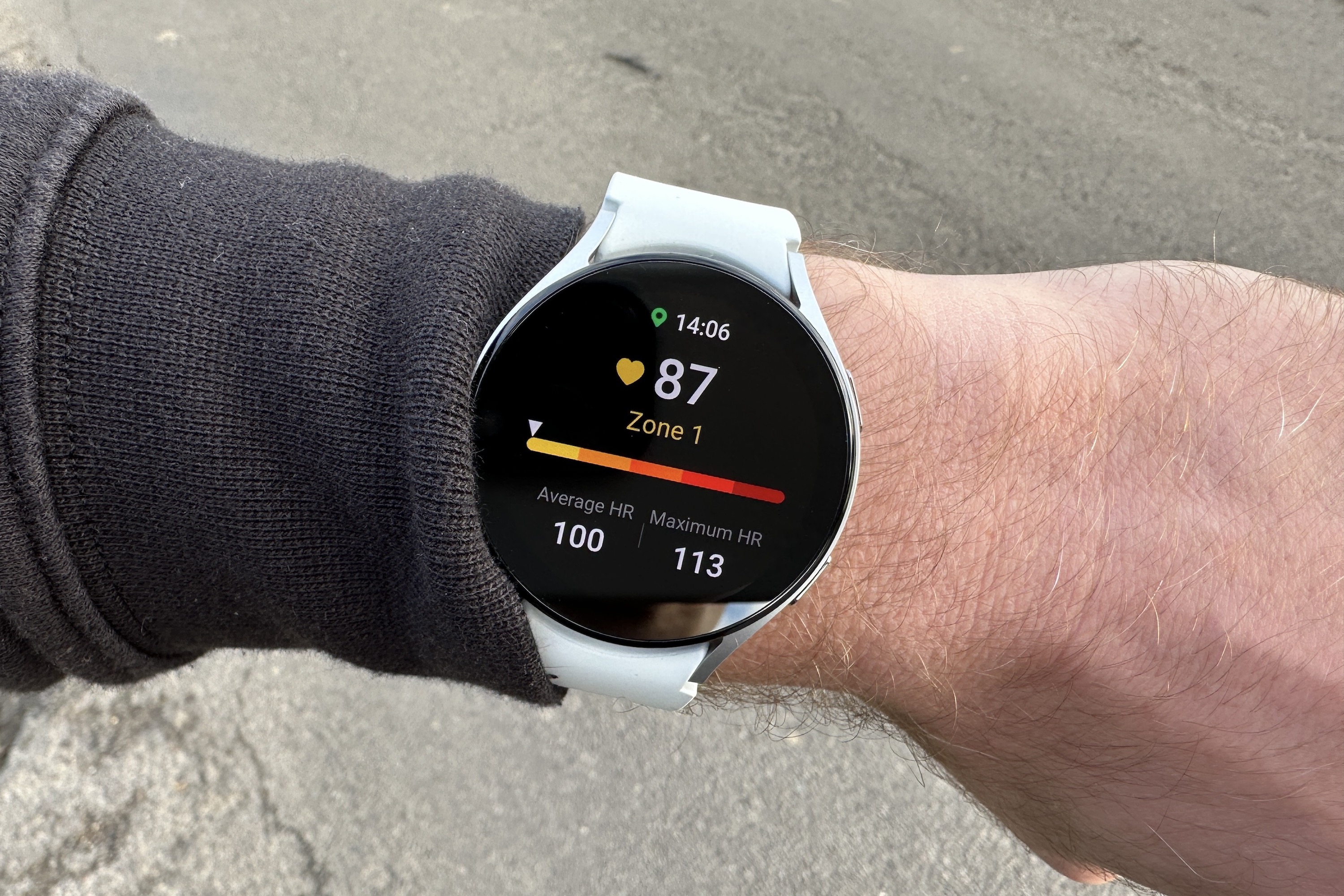 Data from a workout showing on the screen of the Samsung Galaxy Watch 5.