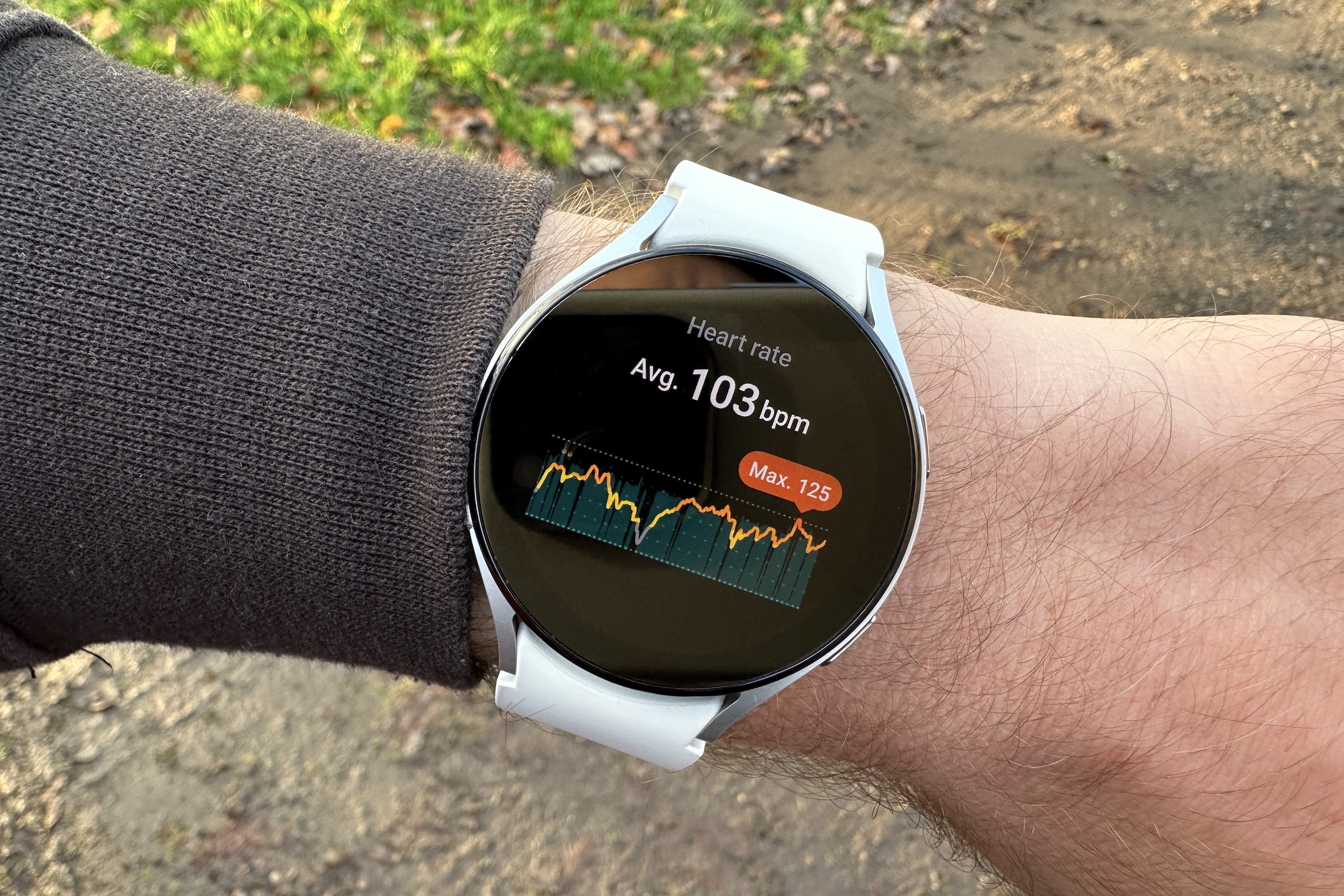 Datos de un entrenamiento que se muestran en la pantalla del Samsung Galaxy Watch 5.