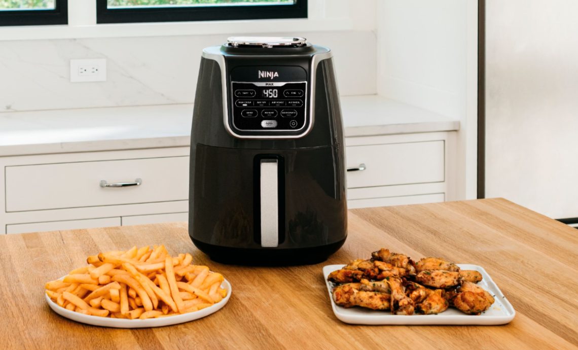 MOOSOO Air Fryer, Mini Air Fryer, Compact Size 2Qt Personal Air Fryer with  Digital Touchscreen 