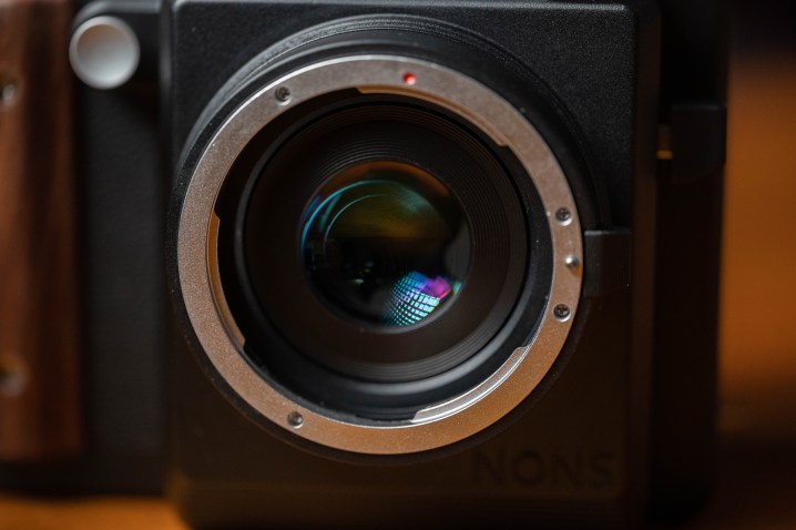 The lens mount of the Nons SL660.