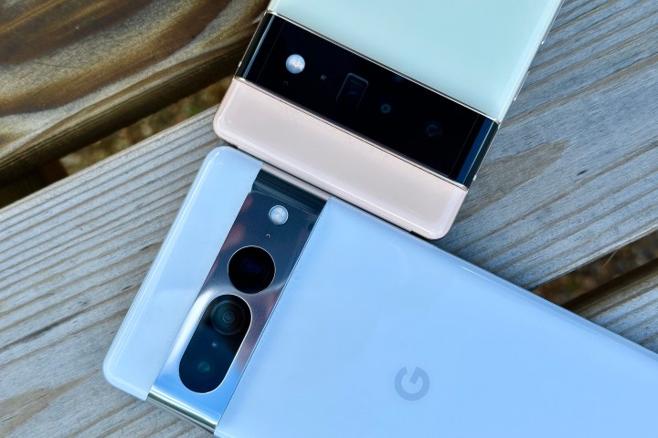 The Pixel 7 Pro and Pixel 6 Pro camera modules.