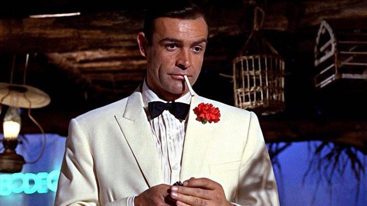 Sean Connery (als James Bond) in Goldfinger (1964)