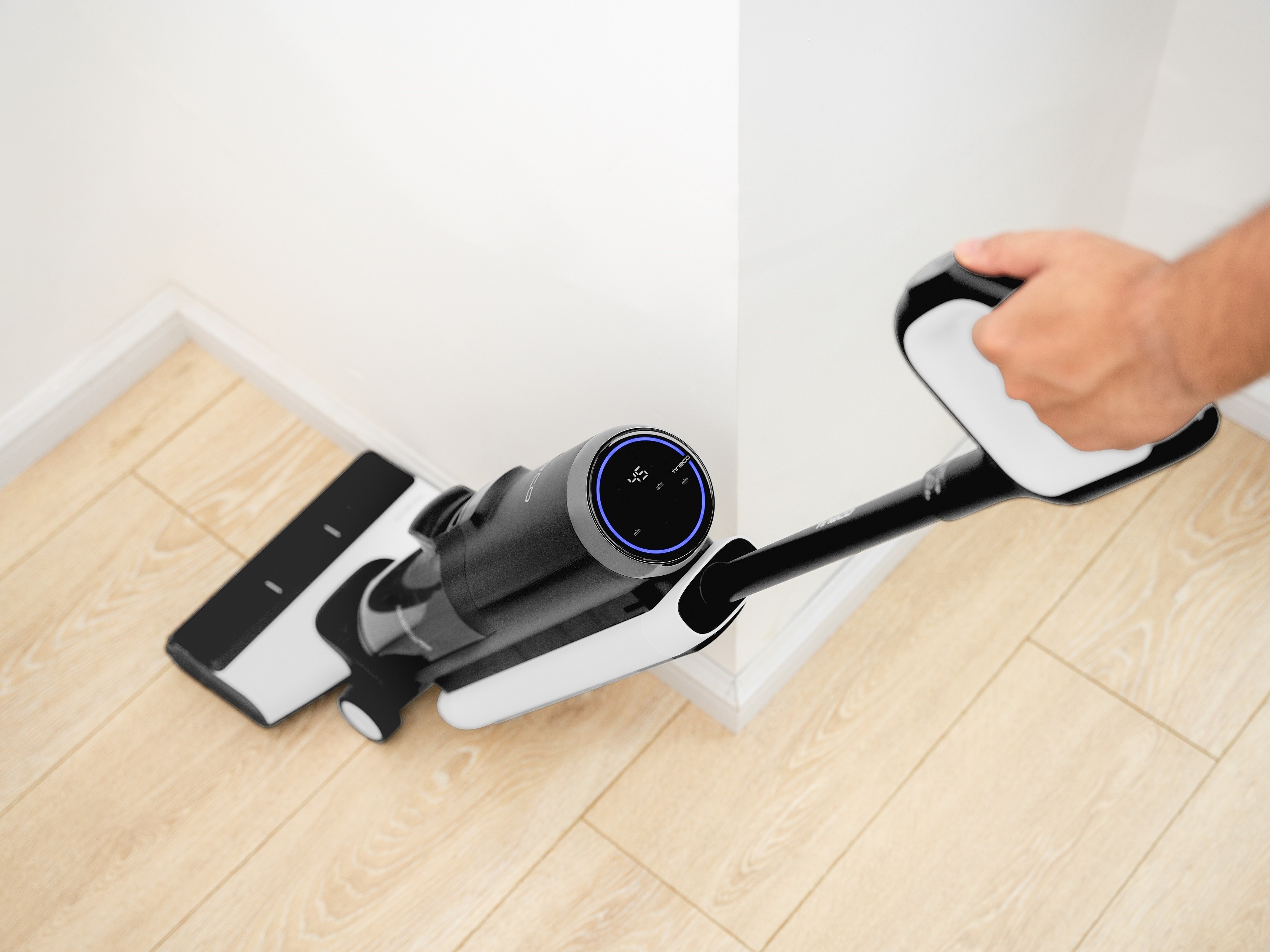 Award-winning Tineco Floor One S7 Pro wet-dry vac cleans itself