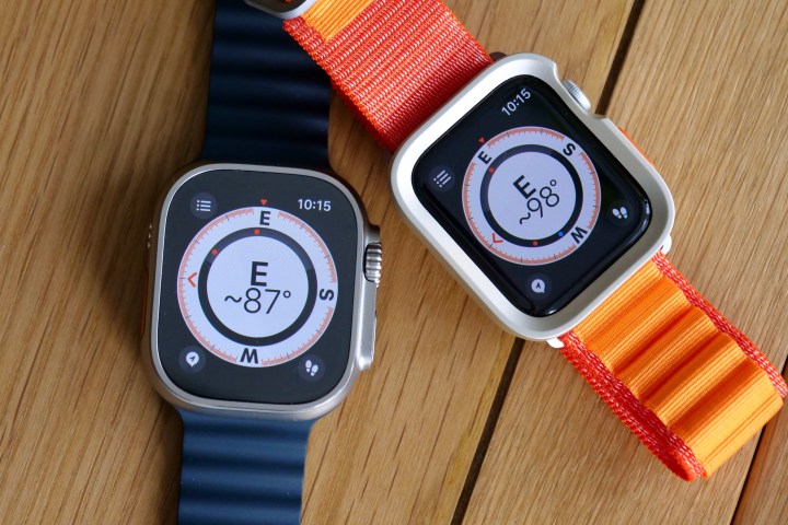 Яблоко Watch SE 2 с Apple Watch Ультра.