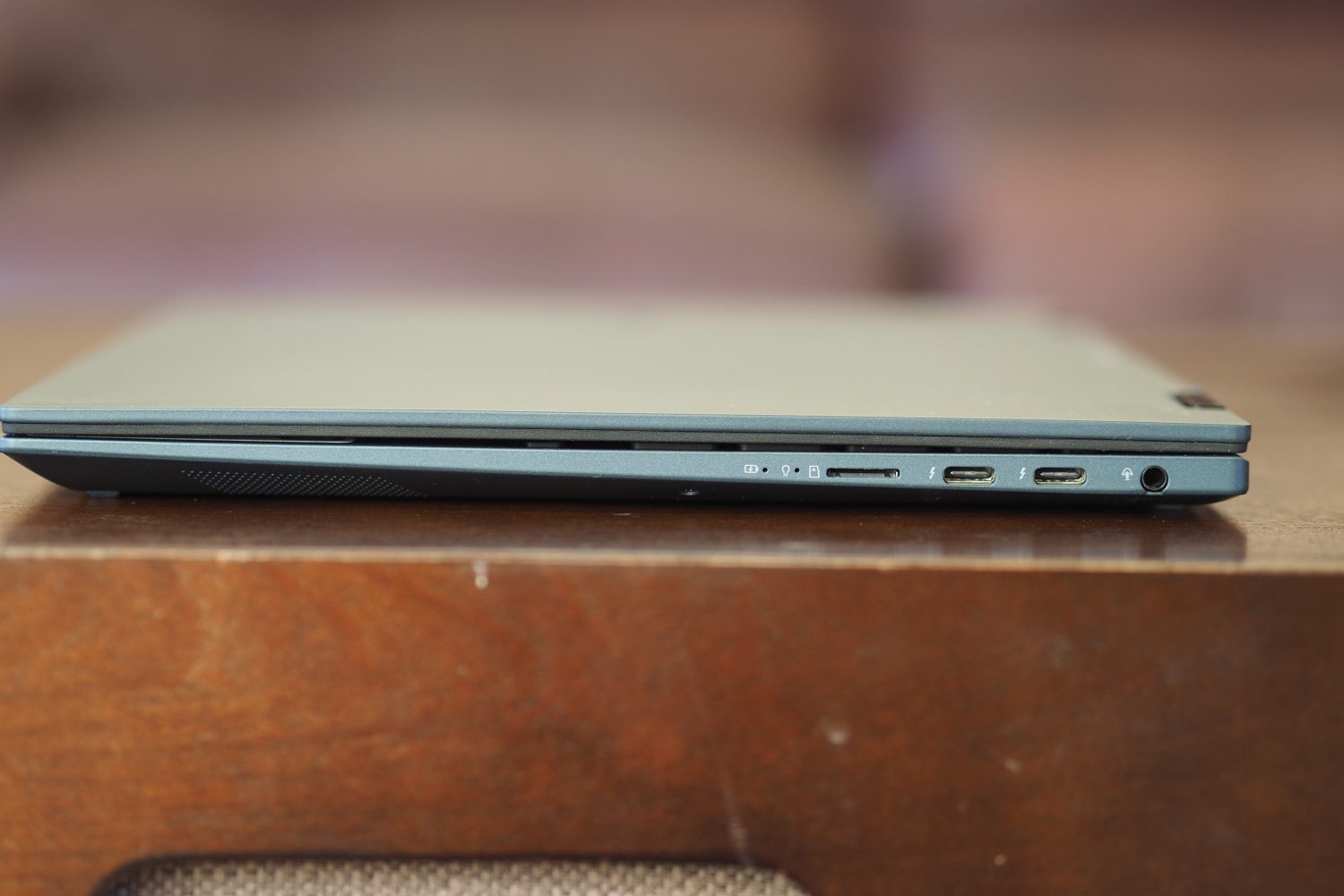 asus zenbook s 13 flip review right side