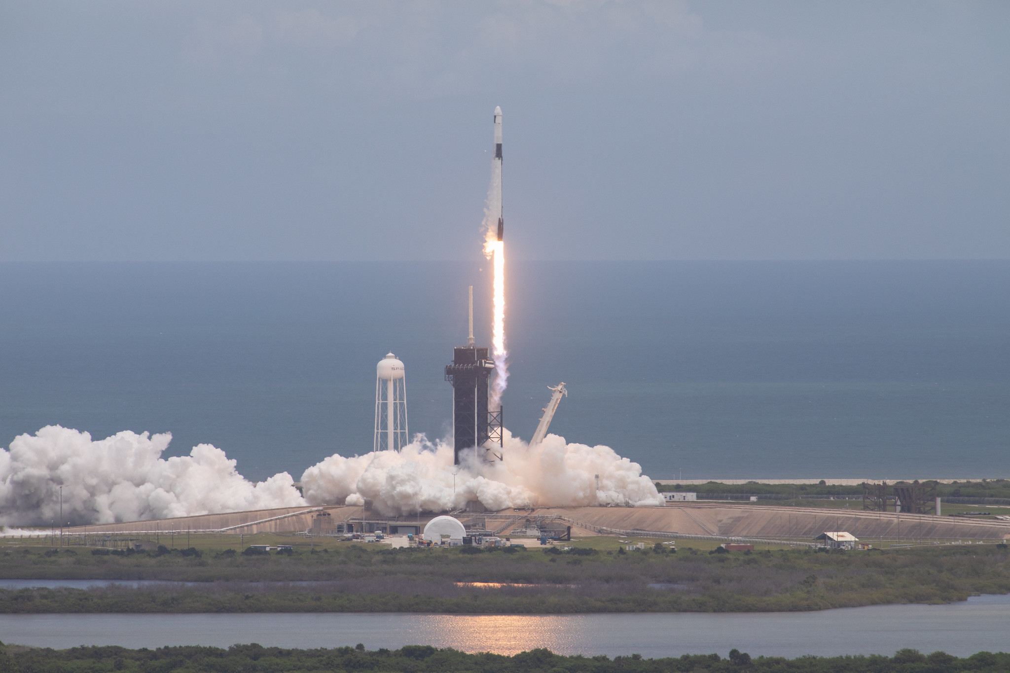 ستطلق سبيس إكس مهمة إعادة إمداد إلى محطة الفضاء الدولية يوم الثلاثاء