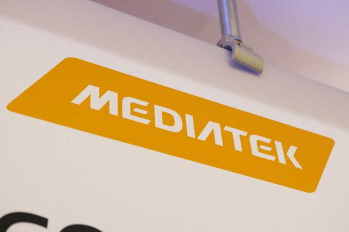 Плакат с логотипом MediaTek оранжевого цвета.