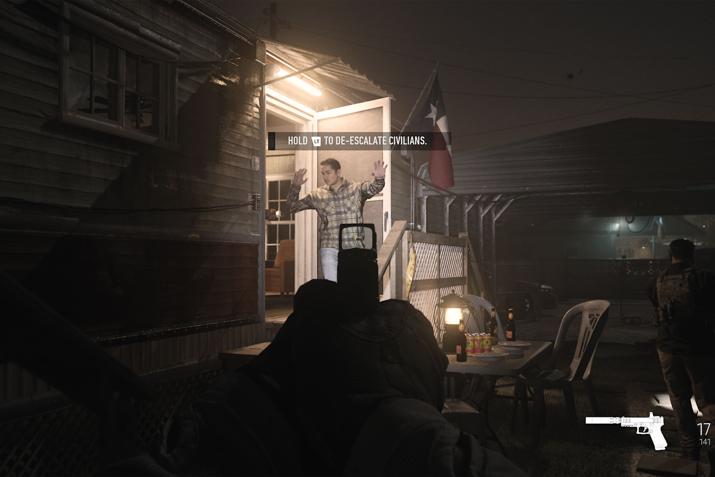 मॉडर्न वारफेयर 2 की एक छवि जहां खिलाड़ी स्क्रीन पर लिखे टेक्स्ट "होल्ड एलटी टू डी-एस्केलेट सिविलियंस" के साथ एक नागरिक पर एक हैंडगन की ओर इशारा कर रहा है।