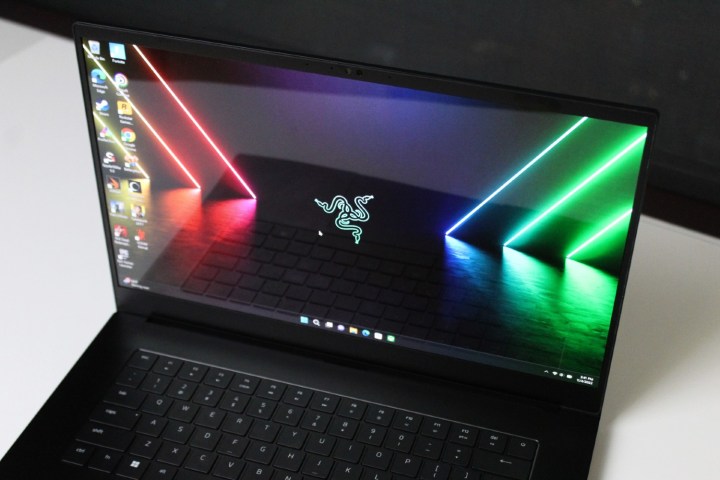 L'écran du Razer Blade 15 OLED.