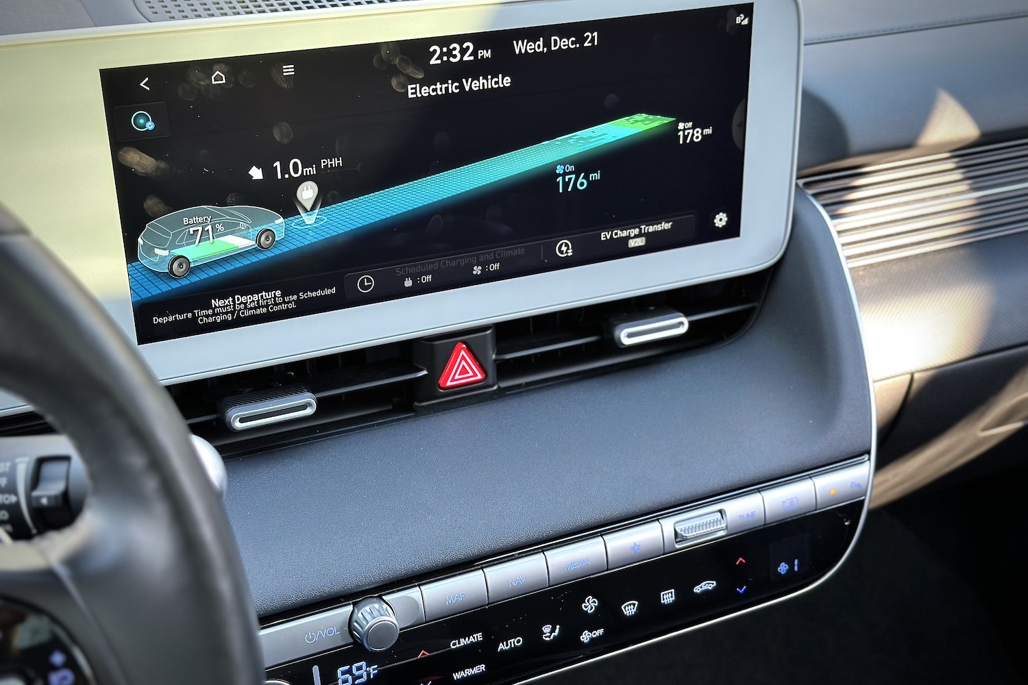 2022 Hyundai Ioniq 5 Limited AWD close up of central touchscreen.